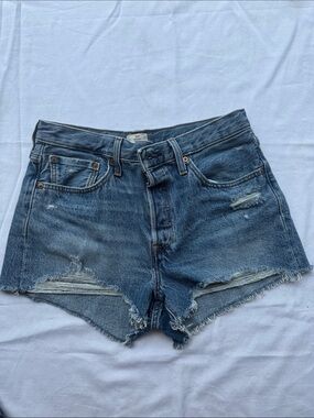 Levi 501 original shorts Vintage-Inspired Distressed Denim Shorts - Blue